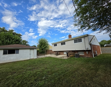 9104 Oleander Avenue - Photo Thumbnail 32