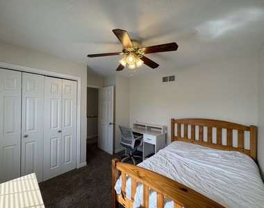 707 N Golfcrest Road - Photo Thumbnail 11