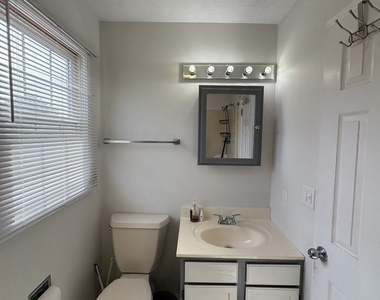 707 N Golfcrest Road - Photo Thumbnail 13