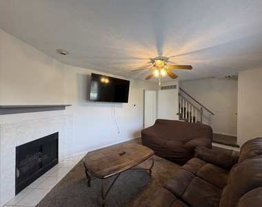 707 N Golfcrest Road - Photo Thumbnail 3