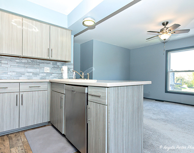 1402 Inverrary Lane - Photo Thumbnail 4