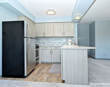 1402 Inverrary Lane - Photo Thumbnail 3