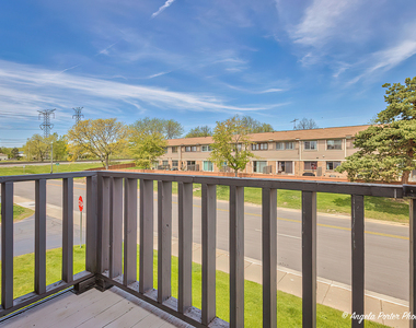 1402 Inverrary Lane - Photo Thumbnail 9