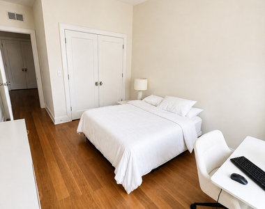 2216 N Lincoln Avenue - Photo Thumbnail 8