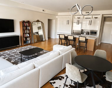 2216 N Lincoln Avenue - Photo Thumbnail 4