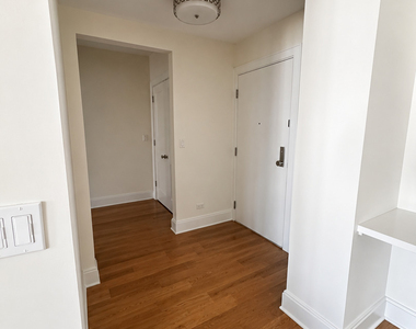 2216 N Lincoln Avenue - Photo Thumbnail 11