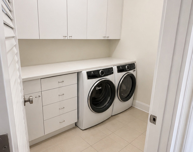 2216 N Lincoln Avenue - Photo Thumbnail 10