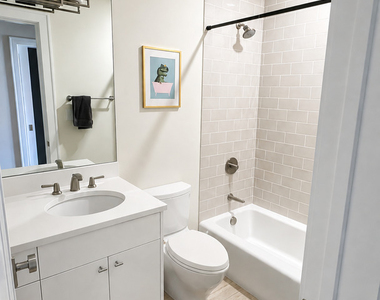 2216 N Lincoln Avenue - Photo Thumbnail 9