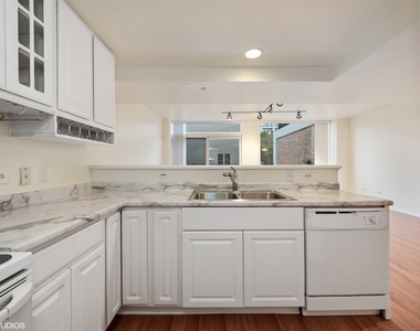 61 W 15th Street - Photo Thumbnail 4