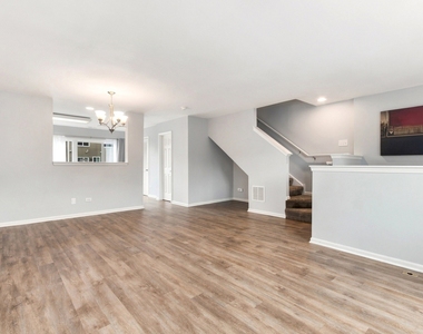 24615 Patriot Square Drive S - Photo Thumbnail 3