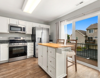 24615 Patriot Square Drive S - Photo Thumbnail 4