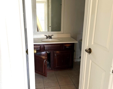 2830 S Bartell Drive - Photo Thumbnail 7