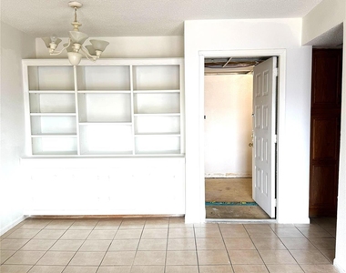 2830 S Bartell Drive - Photo Thumbnail 2