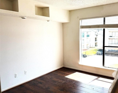 2830 S Bartell Drive - Photo Thumbnail 6