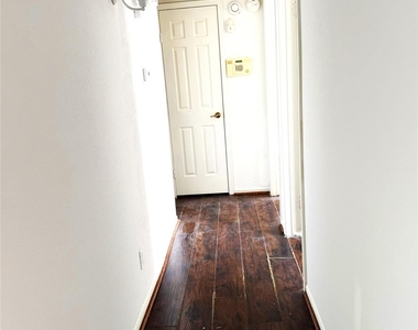 2830 S Bartell Drive - Photo Thumbnail 4