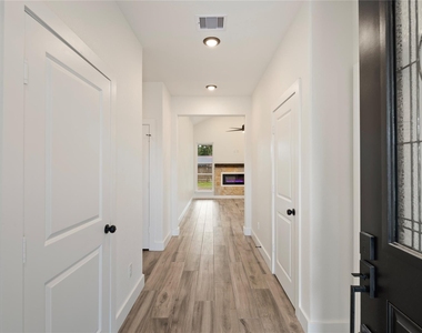 3018 Rust Avenue - Photo Thumbnail 5