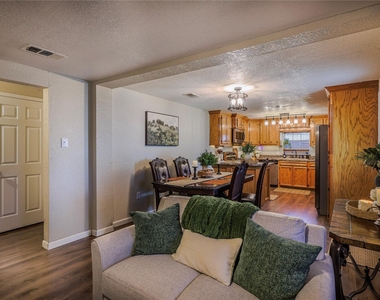910 Brockman Street - Photo Thumbnail 7