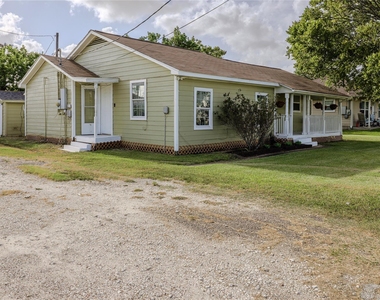 910 Brockman Street - Photo Thumbnail 2