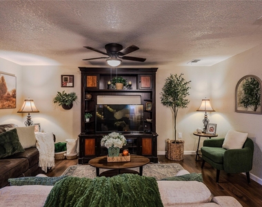 910 Brockman Street - Photo Thumbnail 5