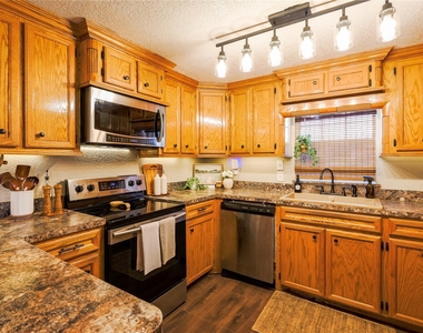 910 Brockman Street - Photo Thumbnail 12