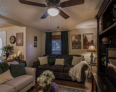 910 Brockman Street - Photo Thumbnail 6