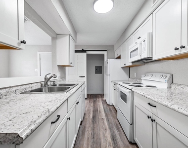 4618 W Orange Street - Photo Thumbnail 9
