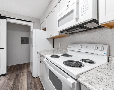 4618 W Orange Street - Photo Thumbnail 11
