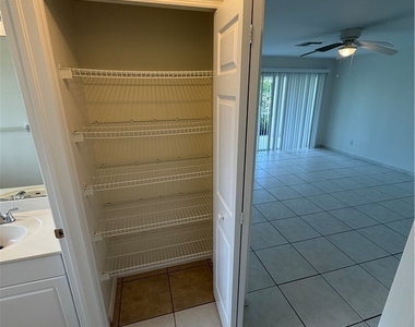 3627 Se 9th Place - Photo Thumbnail 7