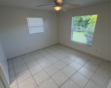 3627 Se 9th Place - Photo Thumbnail 8