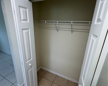 3627 Se 9th Place - Photo Thumbnail 9