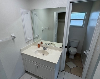 3627 Se 9th Place - Photo Thumbnail 10
