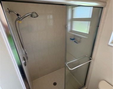 3627 Se 9th Place - Photo Thumbnail 11