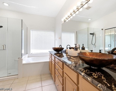 9980 Isola Way - Photo Thumbnail 7