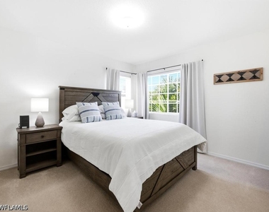9980 Isola Way - Photo Thumbnail 10