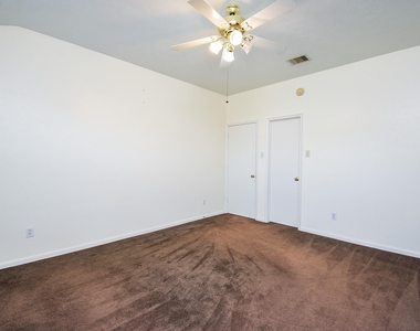 20802 Oak Rain Court - Photo Thumbnail 10