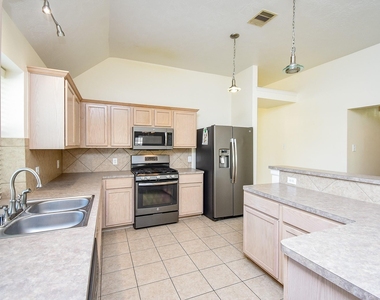 20802 Oak Rain Court - Photo Thumbnail 4