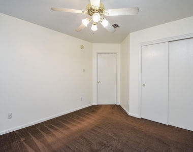 20802 Oak Rain Court - Photo Thumbnail 16