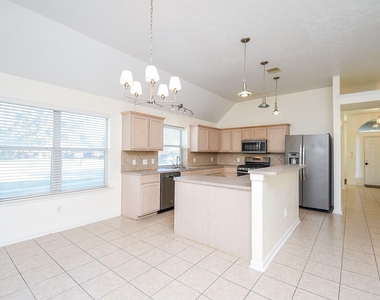 20802 Oak Rain Court - Photo Thumbnail 3