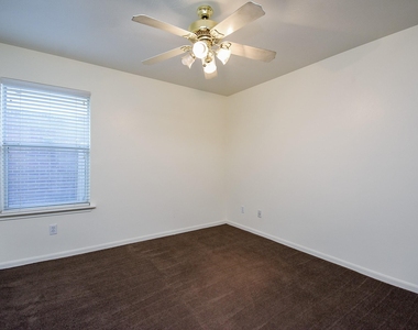 20802 Oak Rain Court - Photo Thumbnail 17