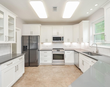 6211 Pebble Canyon Court - Photo Thumbnail 11