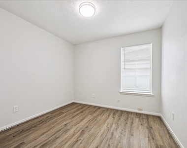 5239 Sugar Bush Drive - Photo Thumbnail 16