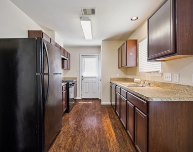 21431 Wilona Way - Photo Thumbnail 6