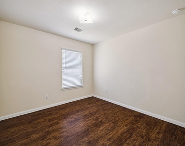 21431 Wilona Way - Photo Thumbnail 10