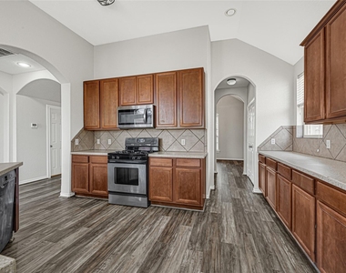 30414 Avera Creek Drive - Photo Thumbnail 9