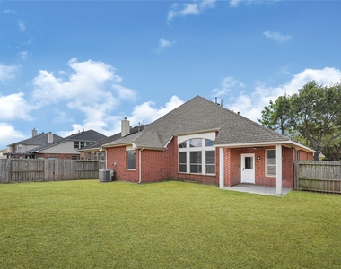 30414 Avera Creek Drive - Photo Thumbnail 3