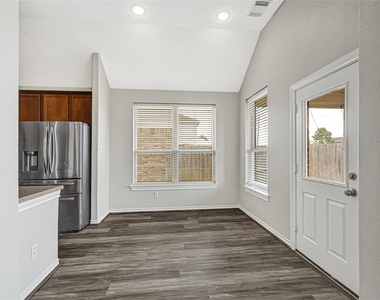 30414 Avera Creek Drive - Photo Thumbnail 8