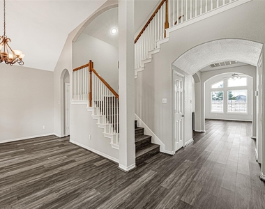 30414 Avera Creek Drive - Photo Thumbnail 4