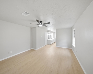 13903 Charlynn Oaks Dr - Photo Thumbnail 18