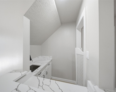 13903 Charlynn Oaks Dr - Photo Thumbnail 9