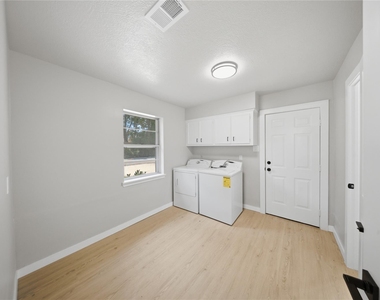13903 Charlynn Oaks Dr - Photo Thumbnail 14